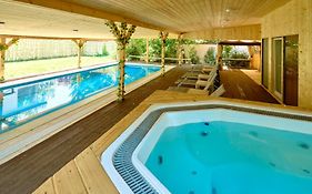 Therme Airport Resort