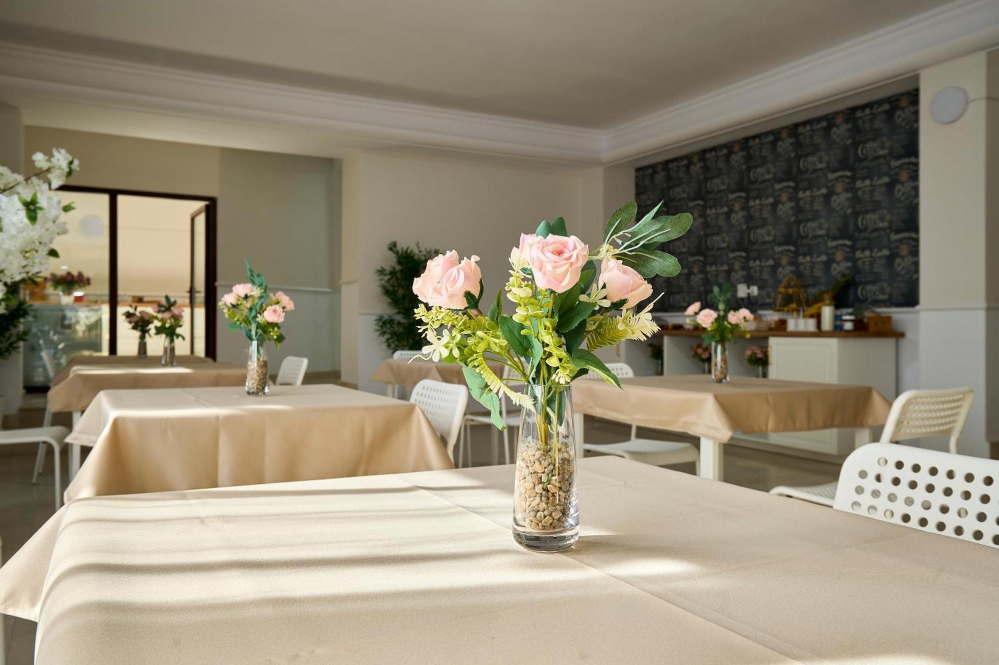 Therme Airport Resort Corbeanca Exterior photo
